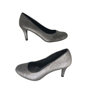 Comfort Plus Predictions Silver Textured Pointed Toe Kitten Heel Pumps Size 7.5